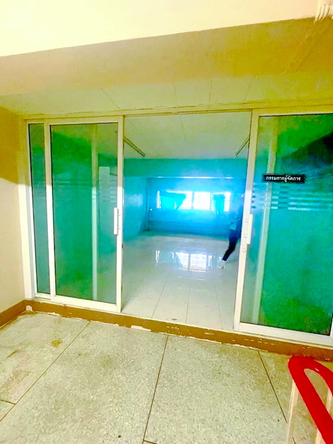 ใกล้ถ.พระราม 2 ตลาดบางมด เซ็นทรัล  ให้เช่าอาคารพาณิชย์ 5 ชั้น ดาดฟ้า 82ตรว. 315ตรม. 8นอน 4น้ำ 2จอดรถ