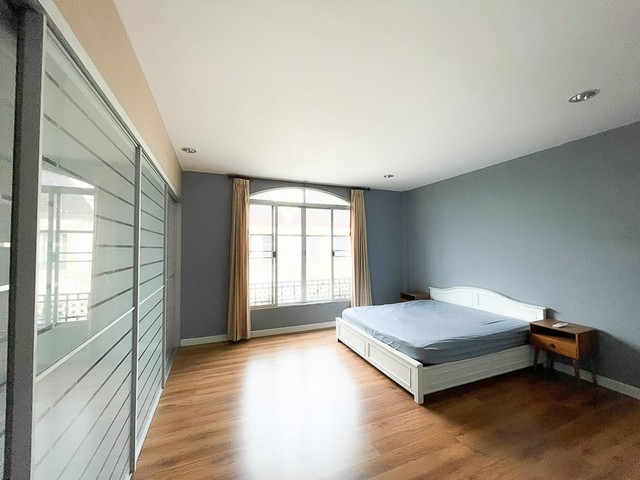 ให้เช่า ทาวน์เฮ้าส์ 3ชั้น บ้านกลางกรุง แกรนด์เวียนนา -พระราม3 แขวงบางโพงพาง เขตยานนาวา กรุงเทพมหานคร