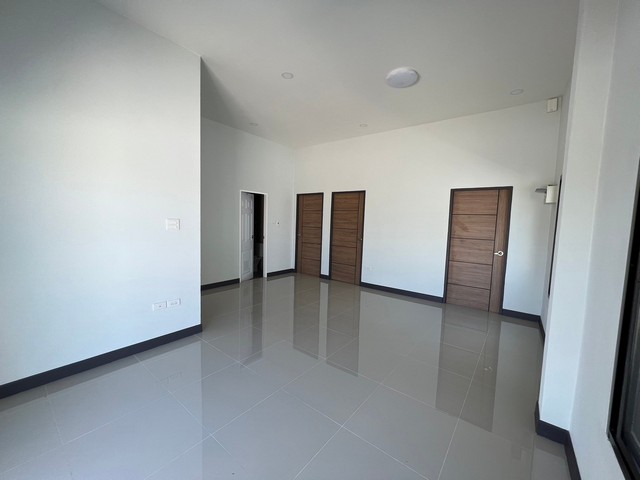 โครงการหมู่บ้านเทพวิรุฬฆ์ บ้านเดี่ยวชั้นเดียว 3ห้องนอน 2 ห้องน้ำ 1ห้องโถ่ง 1 ห้องครัว 2 ที่จอดรถ