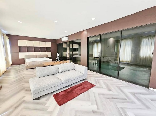 ให้เช่าทาวน์โฮม3.5ชั้นพร้อมอยู่ บ้านกลางกรุงแกรนด์เวียนนา 2หลังตีทะลุกัน