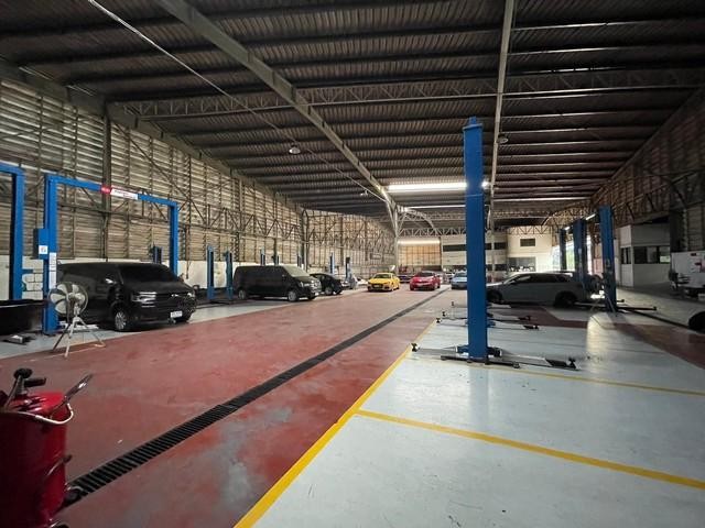 PPL13 ให้เช่า โชว์รูม มีค่าเซ้ง 5 ล้านบาท เนื้อที่ 2 ไร่เศษ ริมถนนวิภาวดีรังสิต เหมาะทำโชว์รูมรถ ศูนย์บริการ ศูนย์ฝึกอบรม ทำเลดีใกล้ทางด่วน ใกล้รถไฟฟ้าสายสีแดง ถนน วิภาวดีรังสิต แขวงตลาดบางเขน เขตหลักสี่ราคาเช่า : 1,200,000 บาทต่อเดือน มีค่าเซ้ง 5 ล้านบาท สัญญาเช่า 6 ปีติดต่อ คุณช่อผกา 0616198565 LINE 0616198565ให้เช่าโชว์รูม เนื้อที่ 2 ไร่ 2 งาน ริมถนนวิภาวดีรังสิตเฉพาะโชว์รูม 711 ตรม.มีส