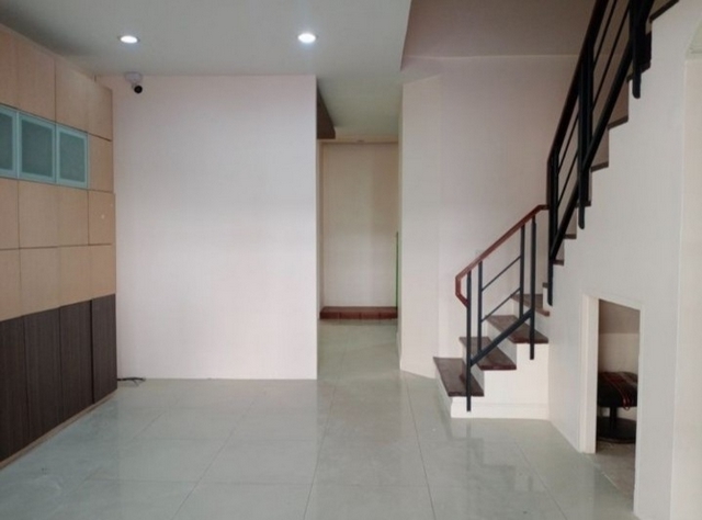 WW107E ขาย ทาวน์เฮ้าส์ 3 ชั้น บ้านอรุณพัฒน์ พระราม 3-สาธุประดิษฐ์ ถนนยานนาวา ติดถนนพระราม3