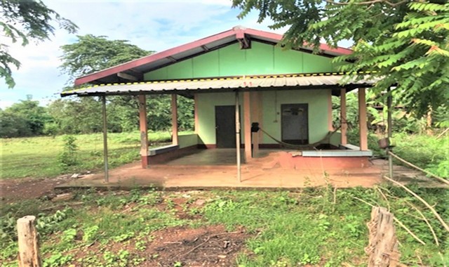 รายละเอียดเพิ่มเติมCode ID :   PKK02-12972ราคาขาย       1,205,000 บาท- ขนาดพื้นที่ :  972 ตร.ว (2 ไร่ / 1 งาน / 72 ตร.ว)- พื้นที่ใช้สอย :  63 ตร.ม- จำนวนห้อง :   - ห้องนอน - ห้องน้ำ- จอดรถ :     1-2 คัน- บ้านเดี่ยว :     1 ชั้น- บ้านเดี่ยวหันทางทิศ :- อายุอาคาร :    9 ปีพิกัดทรัพย์ :     https://maps.app.goo.gl/TnVZ6QeNk6nSzF766สถานที่ใกล้เคียง- ใกล้วัดศรีประชาวนาราม - ใกล้โรงพยาบาลส่งเสริมสุขภาพตำบลบ้านบะหว้า- ใกล้วัดบ้านบะยาวน้อย- ใกล้วัดป่าผาอินทร์ส�