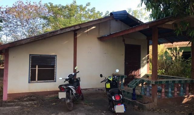 รายละเอียดเพิ่มเติมCode ID :   PKK02-10453ราคาขาย       3,037,000 บาท- ขนาดพื้นที่ :  1,827 ตร.ว (4 ไร่ / 2 งาน / 27 ตร.ว)- พื้นที่ใช้สอย :  180 ตร.ม- จำนวนห้อง :   - ห้องนอน 1 ห้องน้ำ- จอดรถ :     1-2 คัน- บ้านเดี่ยว :     1 ชั้น- บ้านเดี่ยวหันทางทิศ :- อายุอาคาร :    16 ปีพิกัดทรัพย์ :     https://maps.app.goo.gl/pvQxtpX968LyjMKE7สถานที่ใกล้เคียง- ใกล้โลตัส โกเฟรช ซูเปอร์มาร์เก็ต อากาศอำนวย- ใกล้วิทยาลัยอาชีวศึกษาอากาศอำนวย- ใกล้โรงเรียนบ้านวาใหญ่- ใกล้โ�