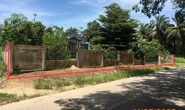 รายละเอียดเพิ่มเติมCode ID : PKK02-15444ราคาขาย      5,142,000 บาท- ขนาดพื้นที่ :  226.40 ตร.ว (2 งาน / 66.40 ตร.ว)- พื้นที่ใช้สอย :    154.25 ตร.ม- จำนวนห้อง : 2 ห้องนอน 1 ห้องน้ำ- ที่จอดรถ :    1-2 คัน- บ้านเดี่ยว :        1 ชั้น- บ้านเดี่ยวหันทางทิศ : -- อายุอาคาร :    18 ปีพิกัดทรัพย์ :   https://maps.app.goo.gl/qUdsiowcpowa9MRC9สถานที่ใกล้เคียง- ใกล้โลตัส โกเฟรช ซูเปอร์มาร์เก็ต เหนือคลอง- ใกล้โรงพยาบาลเหนือคลอง- ใกล้โลตัส กระบี่- ใกล้ตลาดเช้าเหนือคลอง (ท�