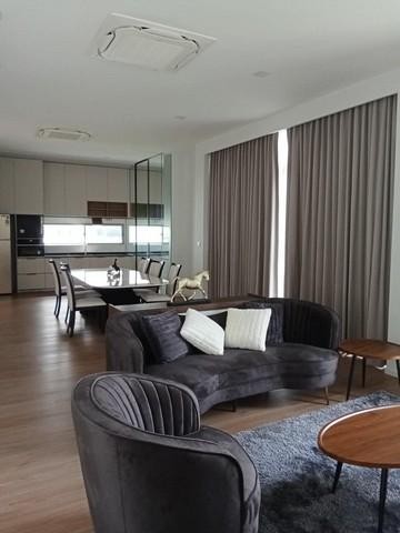 PB3541 ขายบ้านเดี่ยว โครงการวีเว่ พระราม 9 (VIVE Rama 9) ใกล้ Brighton Collegeติดต่อ คุณบิว  081 2523279 หรือ 061 6198565ID line : 061 787 9691ราคาขาย 32,800,000 บาทราคาเช่า 250,000 บาท/เดือนบ้านเดี่ยว 3 ชั้น โครงการวีเว่ พระราม 9 VIVE Rama 9 ถนนกรุงเทพกรีฑาเนื้อที่ดิน 80 ตารางวาพื้นที่ใช้สอย 380 ตารางเมตร3 ห้องนอน master best room3 ห้องน้ำ1 ห้องนั่งเล่น1 ครัวไทย1 ห้องนอนแม่บ้านพร้อมห้องน้ำ3 ที่จอดรถสถานที่สำคัญใกล้เคียงMarket Place กรุงเทพกรีฑาMaxValu พัฒนา