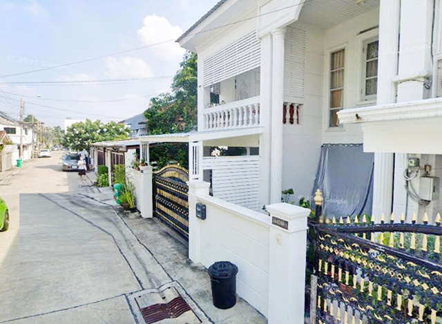 BTS ปุณณวิถี 30-38 อุดมสุข ให้เช่าทาวน์โฮมใหญ่มาก 2ชั้น 38ตรว. 224ตรม. 19,999B-M 4นอน 3น้ำ 3จอดรถ 3แอร์ BTS Punnawithi 30-38 Udomsuk Townhome Largest for rent 2 floors 38sq.wa. 224sq.m. 19,999B-M 4bed 3bath 3parking 3A/C.ซ.ปุณณวิถี30-38 ถ.สุขุมวิท แขวงบางจาก เขตพระโขนง กรุงเทพมหานคร 102604 ห้องนอน1 ห้องนั่งเล่น1 ห้องครัว3 ห้องน้ำ3 จอดรถ3 แอร์1 ปั๊มน้ำมีอีกหลังในแถวนี้  31 ตรว. แต่เต็มพื้นที่สถานที่ใกล้เคียงโรงเรียนพระกุมารเยซูวิทยา( 1 กม .)โรงเรียนวชิรธรรมสาธิต ( 2 กม .