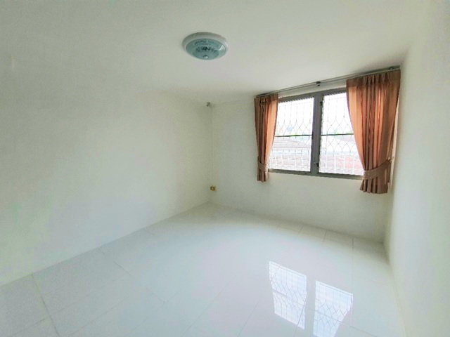 ให้เช่า ทาวน์โฮม 2ชั้น 31 ตรว BTS ปุณณวิถี30-40 เซนทรัลบางนา  4นอน 2น้ำ แอร์3 พระกุมารเยซูวิทยา