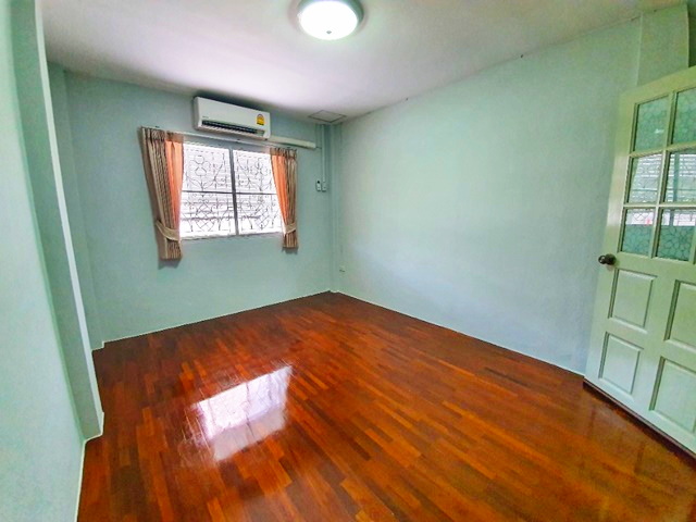 BTS ปุณณวิถี30-40 เซนทรัลบางนา ทาวน์โฮม ให้เช่า  2ชั้น 31 ตรว 4นอน 2น้ำ แอร์3 พระกุมารเยซูวิทยา