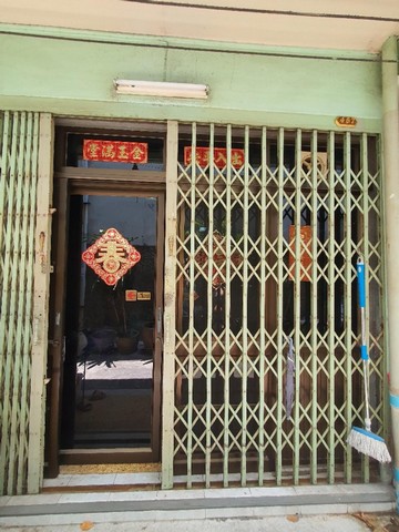 ขายทาวน์โฮม 3 ชั้นหลังมุมด้านใน 2 ห้องติด ถนนวัชรพล บางเขน โครงการซิกเนเจอร์ วัชรพล เนื้อที่ 41.8 ตรว 6 ห้องนอน 6 ห้องน้ำ หน้าบ้านทิศเหนือ