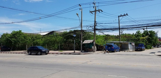 TD554ขายที่ดินแปลงงาม :  สะแกงาม 35Land With Building Sale  :  Sakae Ngam 35For Sale : 55,968,000 THBทำเลที่ตั้ง :  ซอยสะแกงาม 35 ถนนสะแกงาม แขวงแสมดำ เขตบางขุนเทียน กรุงเทพมหานคร 10150รายละเอียดทรัพย์ ที่ดิน พื้นที่ 1 ไร่ 2 งาน 99 ตร.ว.ที่ดินสวยติดถนนสะแกงามหน้ากว้าง 37 ม.ลึก 75 ม. ติดถนน 4 เลนสถานที่สำคัญใกล้เคียงโลตัส พระราม 2, บิ๊กซี พระราม 2โรงเรียนรัตนโกสินทร์สมโภชบางขุนเทียนโรงพยาบาลพีเอ็มจีข้อมูลเพิ่มเติม/สนใจ