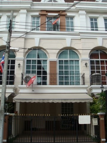 [A790]ให้เช่า 25k ทาวน์โฮม พลัส ซิตี้ พาร์ค เกษตร-นวมินทร์  ถนนมัยลาภ แขวงจรเข้บัว เขตลาดพร้าว ติดถนนใหญ่ เกษตร-นวมินทร์ เพียง 100 เมตร ใกล้เลียบทางด่วน สุคนธสวัสดิ์ รถไฟฟ้าสายสีชมพู *** ต้อนรับสัตว์เลี้ยง  ***จดบริษัทได้ทาวน์โฮม 3 ชั้น  22 ตร.วา พื้นที่ใช้สอย 180 ตร.ม หน้ากว้าง 5 เมตร 2 ที่จอดรถ 2 ห้องนอน 3 ห้องน้ำ 2 ห้องนั่งเล่น 1 ส่วนรับประทานอาหาร  แอร์ 4 เครื่อง  เครื่องทำน้ำอุ่น 2 เ�