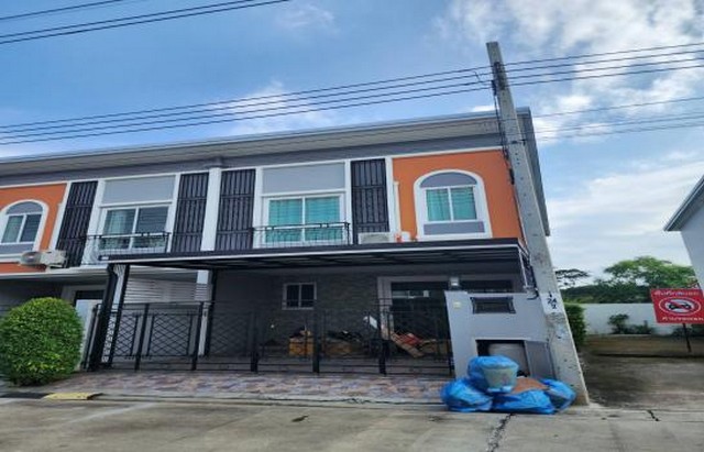 [A788]ให้เช่า 22k ทาวน์โฮม หลังมุม The Verona เดอะ เวโรน่า พระราม 9-กรุงเทพกรีฑา พัฒนาชนบท 3 แขวงคลองสองต้นนุ่น เขตลาดกระบัง กรุงเทพกรีฑาตัดใหม่ ใกล้ถนนเลียบวงแหวนทางพิเศษกาญจนาภิเษก, มอเตอร์เวย์ กรุงเทพ-ชลบุรี, Airport Link บ้านทับช้าง ทาวน์โฮม 2 ชั้น หลังมุม 22 ตร.วา พื้นที่ใช้สอย 120 ตร.ม 3 ห้องนอน 3 ห้องน้ำ 1 ห้องครัว ต่อเติมโรงจอดรถหน้าบ้าน พร้อมเฟอร์นิเจอร์บิ้วอินทั้งหลัง แอร์ 4 ตัว 