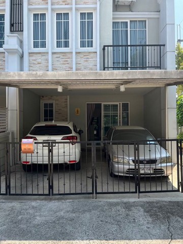 [A787]ให้เช่า 23k ทาวน์โฮม หลังมุม โกลเด้น ทาวน์ ลาดพร้าว เกษตร-นวมินทร์ 42 แยก 27 ถนนประเสริฐมนูกิจ 48 ใกล้ช็อกโกแลตวิวล์ แฟชั่น และจุดขึ้น-ลงทางด่วน วงแหวนกาญจนาทาวน์โฮม 2 ชั้น หลังมุม 34 ตร.วา 3 ห้องนอน 3 ห้องน้ำ 1 ห้องอเนกประสงค์ 1 โถงรับแขก1 ห้องครัว หน้ากว้าง 5.7 เมตร 2 ที่จอดรถ ต่อเติมด้านข้างเป็นพื้นที่เก็บของ พร้อมเฟอร์นิเจอร์ เครื่องใช้ไฟฟ้า ครบครันคลับเฮ้าส์ / สระว่าย�