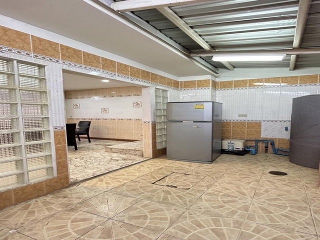 PL16 ให้เช่า ทาวน์โฮม 3 ชั้น หมู่บ้าน บ้านกลางเมือง ถนนพระราม9 ซอย43 ย่านเดอะไนน์ เขตสวนหลวง ค่าเช่า 25,000 บาทค่าเช่า 25,000 บาท/เดือน ประกัน 2 เดือน ล่วงหน้า 1 เดือน สัญญาขั้นต่ำ1ปีราคาขาย 6,500,000 บาท.ติดต่อ คุณช่อผกา 0616198565 LINE 0616198565(เหมาะสำหรับพักอาศัย ไม่รับสัตว์เลี้ยงทุกชนิด)ให้เช่าทาวน์โฮม3ชั้นย่าน เดอะไนน์ ม.กลางเมือง ถ.พระราม9 ซอย43 ขนาด24ตารางวา4 ห้องนอน 3 ห้องน้ำ พร้อมเครื่องทำน้�