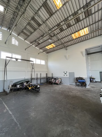 ให้เช่าโกดัง พื้นที่ใช้สอยรวม 360 ตารางเมตร ซอยสุขสวัสดิ์ 64 พระประแดง สมุทรปราการ