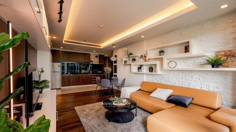 ขายคอนโด Noble Remix Sukhumvit 36 2ห้องนอน ติดBTS ทองหล่อขนาด 95.11 ตร.ม  ชั้น 11 2 ห้องนอน 2 ห้องน้ำ (มีอ่างอาบน้ำทั้ง 2 ห้อง)• ทำเลดี คอนโดเชื่อม Skywalk เข้า BTS ทองหล่อ• มีระเบียงทุกห้อง (3ตำแหน่ง)• เฟอร์ครบพร้อมเข้าอยู่ หิ้วกระเป๋าเข้าอยู่ได้เลย• แอร์ใหม่ เครื่องใช้ไฟฟ้าครบ (ตู้เย็น ทีวี เครื่องอบผ้า เครื่องซักผ้า)• ร้านสะดวกซื้อ 7-Eleven ใต้คอนโด เปิดตลอด 24 ชม.ราคา 14.3 ลบ. รหัสทรัพย์ : C-661110-0011สนใจติดต่