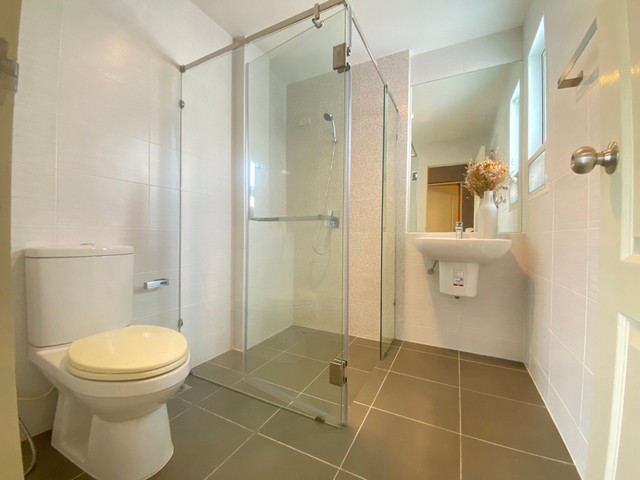 บ้านเดี่ยว บางกอก บูเลอวาร์ด ปิ่นเกล้า-เพชรเกษม  บ้านหรู 2 ชั้น สไตล์ Modern Art Deco ติด ถนนพุทธมณฑลสาย 4