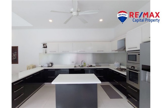 พูลวิลล่าส่วนตัว 6 ห้องนอนในห้วยใหญ่