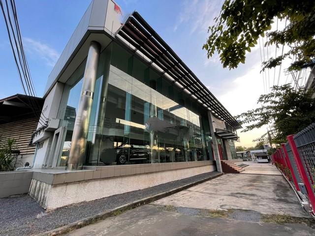 EPL-BR0029 ให้เช่าโชว์รูม  ริมถนนวิภาวดีรังสิต เนื้อที่ 2 ไร่2 งาน เฉพาะโชว์รูม 711 ตรม. เหมาะทำโชว์รูมรถ ศูนย์บริการ ศูนย์ฝึกอบรม เช่า : 1.2 ล้านบาท: ติดต่อ : คุณ เอก  :  061-241 4954   &   083-017 9463   : Line Id : eak2325: กดลิ้งค์เพื่อเเอดไลน์ครับ :  https://line.me/ti/p/A6pc3MToug     :  https://line.me/ti/p/OLEY0bJTsVราคาเช่า : 1,200,000 บาทต่อเดือน มีค่าเซ้ง 5 ล้านบาท สัญญาเช่า 6 ปีที่ตั้ง : ถนน วิภาวดีรังสิต แขวงตลาดบางเขน เขตหลักสี่ กรุงเทพมหานคร 10210ให้เช่าโ