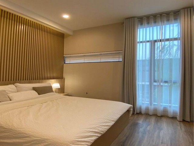 PBS ให้เช่า ทาวน์โฮม 2ชั้น เวิร์ฟ พระราม 9 VERVE Rama 9 หน้าบ้านกว้างจอดรถได้ 2 คัน บ้านพร้อมให้ดูวันที่ 27 พย.66 แปลงมุมค่าเช่า 30,000 บาท/เดือนติดต่อ คุณช่อผกา 0616198565 LINE 0616198565ทาวน์โฮม 2ชั้น เฟอร์นิเจอร์บิ้วอิน ห้องครัวพร้อมเตาไฟฟ้า เตาอบ ไมโครเวฟ โต๊ะทานอาหาร ตู้เย็น โซฟา ทีวี เครื่องซักผ้า เตียงนอน พร้อมเข้าอยู่ได้เลยค่าเช่า: 30,000 /เดือนล่วงหน้า 1 เดือน ประกัน 2 เดือนทำสัญญาเช่าอย่าง�