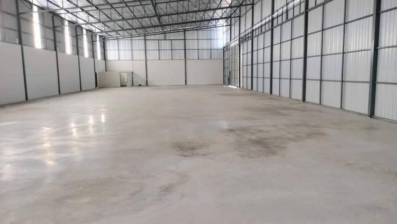 ให้เช่าโกดัง มีขนาด 108 - 972 ตารางเมตร ฝั่งเลียบมอเตอร์เวย์ ลำลูกกา