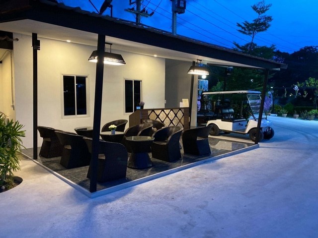 ขายด่วน รีสอร์ท เนื้อที่ 2 ไร่ ตั้งอยู่ ต.แสงอรุณ อ.ทับสะแก จ.ประจวบคีรีขันธ์ขนาด 2 ไร่มีห้อง 16 ห้องบ้านหลังใหญ่1หลัง ออฟฟิต2หลัง โรงซักล้าง 1หลัง มีถังเก็บน้ำ14,000 ลิตรมีปั้มน้ำ เปิดให้บรการปกติ ขาย15,000,000 บาท ต่อรองได้ สนใจโทรติดต่อสอบถามรายละเอียดเพิ่มเติมได้ที่เบอร์ติดต่อโทร 0623294594ตั้งอยู่ต.แสงอรุณอ.ทับสะแกจ.ประจวบฯ