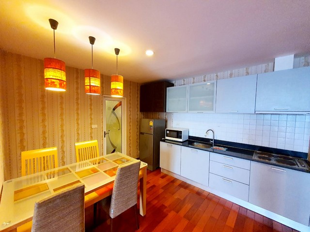 ให้เช่า คอนโด อีลิท เรซิเดนท์ (ซอยศรีนครินทร์ 5) Elite Residence 66 ตร.ม ชั้น 7 ใกล้ซีคอนสแควร์คอนโดพร้อมอยู่ ใกล้ห้าง เดินทางสะดวกขนาด 66 ตร.มจำนวน 7 ชั้น อยู่ชั้น 7ตึก A1 ห้องนอน, 1 ห้องน้ำ, 1 ห้องรับแขกระเบียงหันไปทางทิศตะวันออกที่ตั้ง: ซอยศรีนครินทร์ 5 ถนนศรีนครินทร์ แขวงหัวหมาก เขตบางกะปิ กรุงเทพฯเฟอร์นิเจอร์และเครื่องใช้ไฟฟ้า ดังนี้- แอร์- ตู้เสื้อผ้า- ทีวี- เตียงพร้อมฟูกนอน-