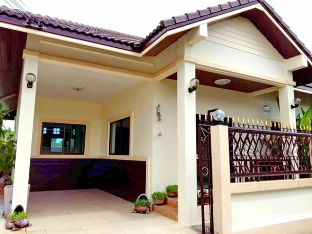 บ้านเช่า1ชั้น นาเกลือ พัทยาเหนือ เฟอร์ครบครัน 68ตรว. เทอร์มินอล 21 พัทยา 264ตรม. 19,998B-M 3นอน 2น้ำ 1จอดรถ 3แอร์Naklua house for rent North Pattaya Terminal 21 Pattaya 1-story  fully furnished 68sq.wa. 264sq.m. 19,998B-M 3bed 2bath 1parking 3A/C.ซ.นาเกลือ ถ.พัทยาเหนือ เมืองพัทยา อำเภอบางละมุง ชลบุรี 201503 ห้องนอน 1 ห้องครัว1 ห้องนั่งเล่น2 ห้องน้ำ1 จอดรถ3 แอร์2 เครื่องทำน้ำอุ่นสถานที่ใกล้เคียงเทอร์มินอล 21 พัทยาตลาดโพธิสารแม็คโคร พัทยาเหนือPattaya Beachสนามไดรฟ์กอล์ฟพัทย