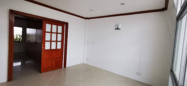 ขายอาคารพาณิชย์3.5ชั้น19ตรว. 220ตรม. สุคนธสวัสดิ์ ลาดพร้าว เกษตร นวมินทร์ ทำเลดีทางด่วน ถ.ประดิษฐ์มนูธรรม