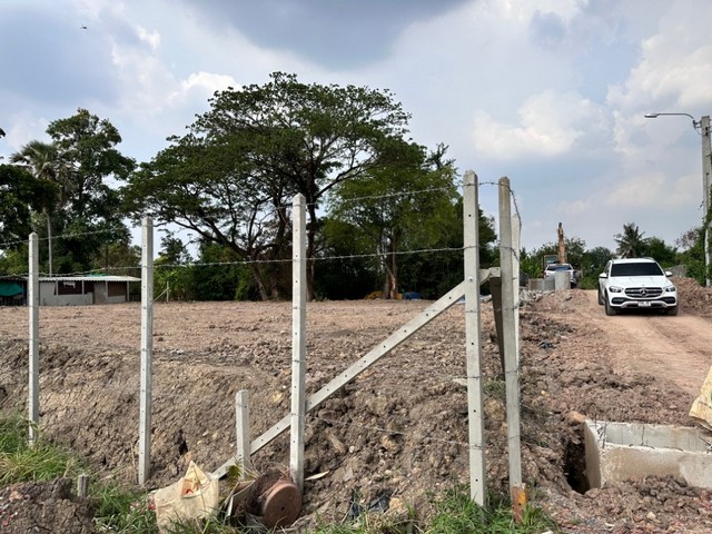 ขายที่ดินเ210 ตร.ว. ล้อมรั้วพร้อมถมแล้ว ที่ดินสวยติดคลอง บางใหญ่ นนทบุรี