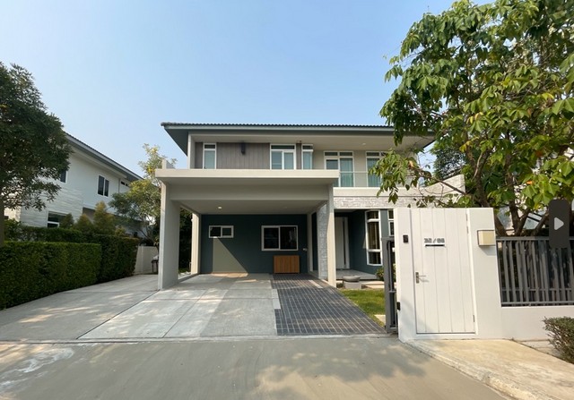 รหัส# TO898 ให้เช่าบ้านเดี่ยวหรู 2 ชั้นหลังใหม่ 75.5 ตรว. 4 ห้องนอน โครงการมันฑณาบางนา-วงแหวน รามคำแหง 2 ใกล้เมกะบางนา*** ราคาเช่า 130,000 บาท/เดือนบ้านเดี่ยวหรู 2 ชั้นหลังใหม่ โครงการมันฑณาบางนา-วงแหวน รามคำแหง 2 พื้นที่ 75.5 ตารางวาพื้นที่ใช้สอย 222 ตารางเมตร 4 ห้องนอน  5 ห้องน้ำ 1 ห้องนั่งเล่น1 ห้องครัวไทยอุปกรณ์ครบ ห้องแม่บ้าน+ห้องน้ำแยกโซนไอที เค้าเตอร์บาร์ โรงจอดรถหน้าบ้าน สาม