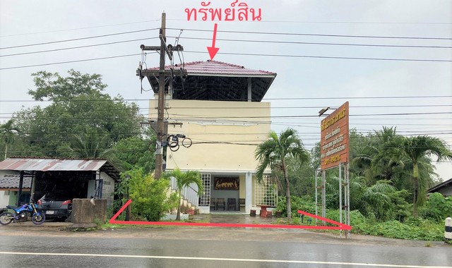  รายละเอียดเพิ่มเติม Code ID : PKK02-11434  ราคาขาย 4,935,000  บาท- ขนาดพื้นที่ :  94.00 ตร.ว. - พื้นที่ใช้สอย :  879.75 ตร.ม. - จำนวนห้อง : 15 ห้องนอน 15 ห้องน้ำ   - ที่จอดรถ :    5   คัน- บ้านหันทางทิศ : ตะวันออกเฉียงใต้  พิกัดทรัพย์ : https://maps.app.goo.gl/BDKbKGw17Qv89EhB9    สถานที่ใกล้เคียง- ใกล้รพ.สต.ปากแพรก - ใกล้  จุดติดตั้งกล้องวงจรปิด ดอนสัก - ใกล้ซุปเปอร์มาเก็ต สี่แยกตาแจ้ง- ใกล้  ร้านอะไหล่เครื่องตัดหญ้า สอบถามเพิ่มเติม/นัดชมโท�