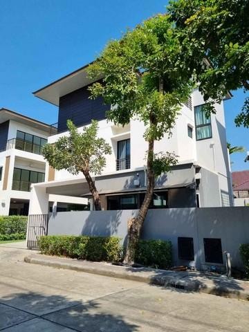 PB3559 ให้เช่าบ้านเดี่ยว ซอยเฉลิมพระเกียรติ ซอย 40/1 โครงการ บ้านลุมพีนี สวนหลวง ร9 ใกล้ สวนหลวง ติดต่อ คุณบิว  081 252 3279 หรือ 061 619 8565ID line : 061 787 9691ราคาเช่า 99,000 บาท/เดือนราคาขาย 16,800,000 บาท ค่าโอนฝ่ายละครึ่งบ้านเดี่ยว 3 ชั้น โครงการ บ้านลุมพินี สวนหลวง ร9ขนาด 54 ตรวพื้นที่ใช้สอย 310 ตรม3 ห้องนอน5 ห้องน้ำ2 ห้องนั่งเล่น1 ห้องครัว1 ห้องแม่บ้าน1 ห้องเก็บของสิ่งอำนวยความสะดวก– Clubhouse– สระว่ายน้ำ– ฟิตเ