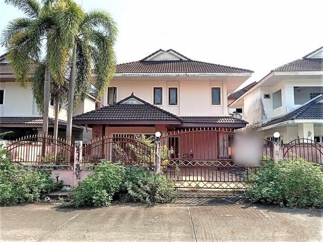 รายละเอียดเพิ่มเติมCode ID : PKK02-15407ราคาขาย         5,700,000 บาท- ขนาดพื้นที่ :   60.10 ตร.ว  - พื้นที่ใช้สอย :   235 ตร.ม- จำนวนห้อง :  2 ห้องนอน 3 ห้องน้ำ- ที่จอดรถ :      1-2 คัน- บ้านเดี่ยว :        2 ชั้น- บ้านเดี่ยวหันทางทิศ : -- อายุอาคาร :    16 ปีพิกัดทรัพย์ :     https://maps.app.goo.gl/LbBzQGzAHjzUxfjx5สถานที่ใกล้เคียง- ใกล้เซ็นทรัล กระบี่- ใกล้โลตัส โก เฟรช ตลาดเก่า- ใกล้โรงพยาบาลกระบี่ - ใกล้โรงเรียนเทศบาล 2 (คลองจิหลาด)สอบถามเพิ่มเติม/นั�