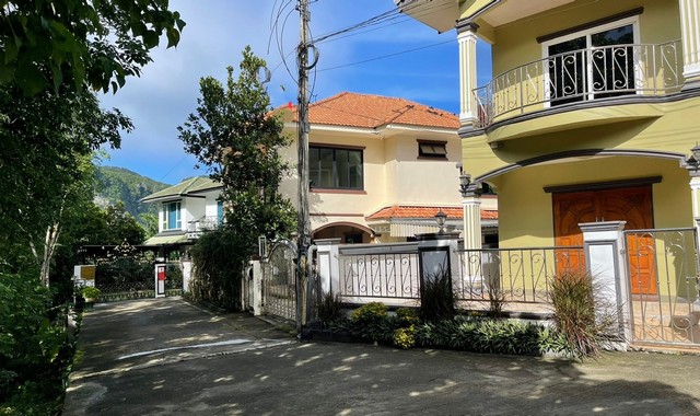 รายละเอียดเพิ่มเติมCode ID : PKK02-14796ราคาขาย         7,500,000 บาท- ขนาดพื้นที่ :    71.80 ตร.ว - พื้นที่ใช้สอย :     195 ตร.ม- จำนวนห้อง :  3 ห้องนอน 2 ห้องน้ำ- ที่จอดรถ :      1-2 คัน- บ้านเดี่ยว :        2 ชั้น- บ้านเดี่ยวหันทางทิศ : -- อายุอาคาร :    17 ปีพิกัดทรัพย์ :   https://maps.app.goo.gl/m81YDSZ8kahYD9RA6สถานที่ใกล้เคียง- ใกล้แม็คโคร กระบี่ - ใกล้แม็คโคร อ่าวนาง- ใกล้โลตัส โกเฟรช ซูเปอร์มาร์เก็ต อ่าวนาง - ใกล้โรงพยาบาลวัฒนแพทย์ อ่าวนางสอบถา�