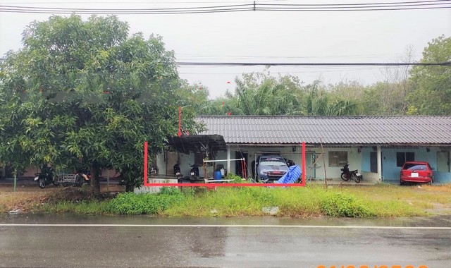 รายละเอียดเพิ่มเติมCode ID :   PKK02-13822ราคาขาย              1,492,000 บาท- ขนาดพื้นที่ :   49 ตร.ว - พื้นที่ใช้สอย :   117 ตร.ม- จำนวนห้อง :    2 ห้องนอน 2 ห้องน้ำ- ที่จอดรถ :   1-2 คัน- บ้านเดี่ยว :      1 ชั้น- บ้านเดี่ยวหันทางทิศ : -- อายุอาคาร :   17 ปีพิกัดทรัพย์ :   https://maps.app.goo.gl/RwQt75ugqkY8r7Cu7สถานที่ใกล้เคียง- ใกล้วัดนาคาธรรมาราม- ใกล้วัดนักบุญอักแนส - ใกล้โรงเรียนบ้านหนองทะเล- ใกล้โรงเรียนบ้านเขากลมสอบถามเพิ่มเติม/นัดชมโทร. 097-41