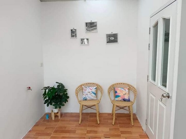 ขายทาวน์โฮม 2 ชั้น สไตล์บ้านเดี่ยว หมู่บ้านเดอะวิลเลจ บางนา กม.8 รีโนเวทพร้อมเข้าอยู่