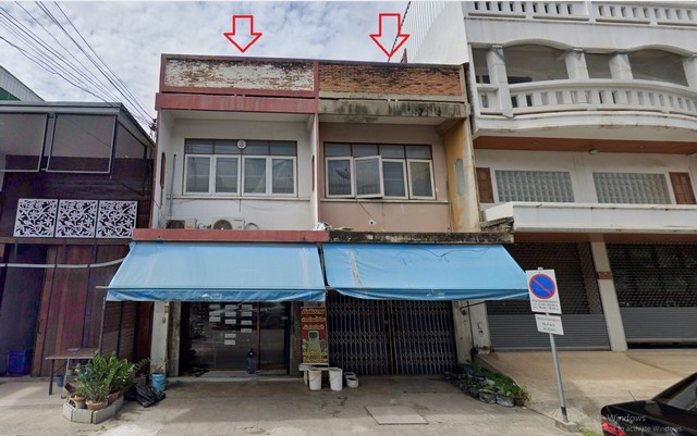 ตึกแถวสองชั้น 2 ห้องติดกัน ย่านตลาดท่าม่วง เนื้อที่รวม 66 ตารางวา----------------------------------------------------------------------------------------------------------------- ที่ตั้งของทรัพย์ซอยเทศบาล 25ตลาดท่าม่วงอำเภอท่าม่วงจังหวัดกาญจนบุรีจำนวนตารางวาโฉนดครุฑแดง เลขที่ 335 เนื้อที่รวม 66 ตารางวา2 ตึก 4 ห้องนอน 2 ห้องน้ำราคาขายสองห้องรวมกัน2,950,000 บาท (2.95 ล้านบาท)ข้อมูลของเจ้าของทรัพย์ติดต่อ ขจร (ลูกเขยเจ้าของที่ดิน)มือถือ 080 741 9889ไลน