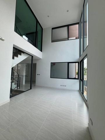 ให้เช่าทาวน์โฮมหรู 3.5 ชั้น พื้นที่ใช้สอย 259 ตร.ม 2 ห้องนอน 4 ห้องน้ำ บ้านกลางเมือง คลาสเซ่ สุขุมวิท 77 อ่อนนุช 21