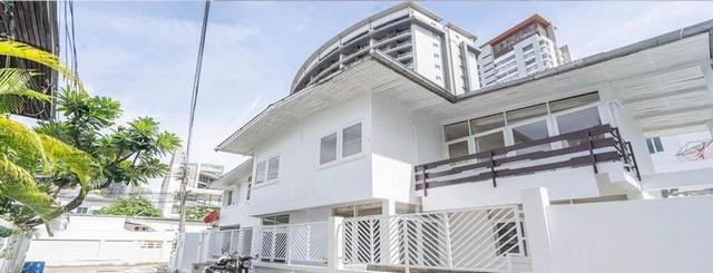 HR6838ให้เช่าบ้านเดี่ยว 2 ชั้น พื้นที่ใช้สอย 300 ตรม  5 ห้องนอน 4 ห้องน้ำ ซอยร่วมฤดี 3 ใกล้สถานี BTSเพลินจิต เดินทางสะดวกทำเลดีใจกลางย่านธุรกิจสนใจติดต่อคุณสามารถ 0918070863 ID line : samart863ค่าเช่า 68,000 บาทต่อเดือน ประกัน 2 เดือน ล่วงหน้า 1 เดือนให้เช่าบ้านเดี่ยว 2 ชั้นในพื้นที่ซอยร่วมฤดี 3 ใกล้BTSเพลินจิตสะดวกในพื้นที่พื้นที่ใช้สอย 300 ตรม. 5 ห้องนอน 4 ห้องน้ำพื้นที่กว้างขวางสว่างสดใส มีห้อง