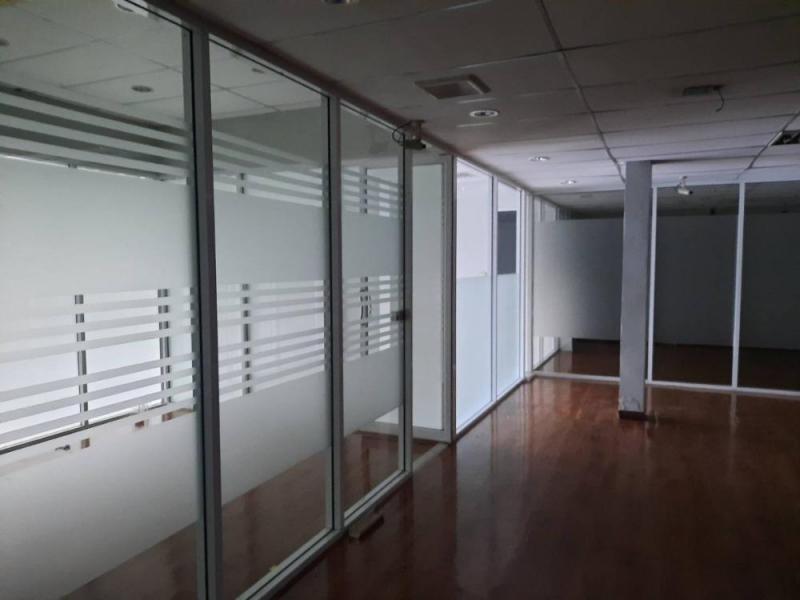 ให้เช่าอาคารสำนักงาน ย่านรามอินทรา-วัชรพล บางเขน พื้นที่ใช้สอยทั้งหมด 2400 ตารางเมตร จอดรถได้ประมาณ 20-30 คัน แนวรถไฟฟ้าสายสีชมพู