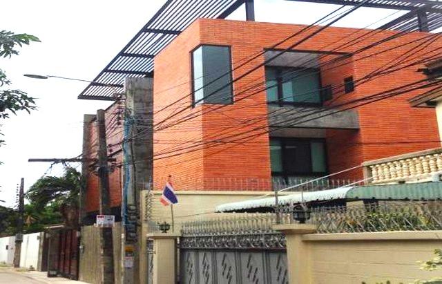 EPL-HS0966 ขายบ้านเดี่ยวโมเดิร์น 3 ชั้น ย่านซอยสายลม 2 พหลโยธิน 8 ใกล้ BTS อารีย์ พื้นที่ใช้สอย 450 ตรม. 4 ห้องนอน 5 ห้องน้ำ 