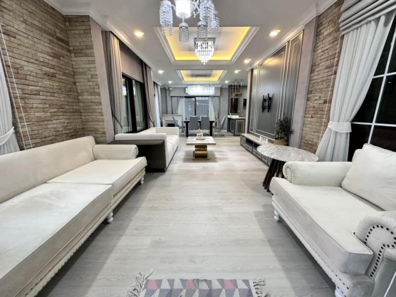 ขายบ้านเดี่ยว 2 ชั้น หลังมุม ถ.บางกรวย-จงถนอม พร้อมสระว่ายน้ำส่วนตัว หมู่บ้านเซ็นโทร ราชพฤกษ์ – สวนผัก  พื้นที่ใช้สอย 190 ตารางเมตร