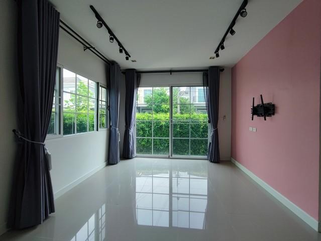 C4091 ขายบ้านแฝด 2 ชั้น โครงการโกลเด้น นีโอ ลาดพร้าว เกษตรนวมินทร์ ซอยนวมินทร์42  ย่านนวมินทร์