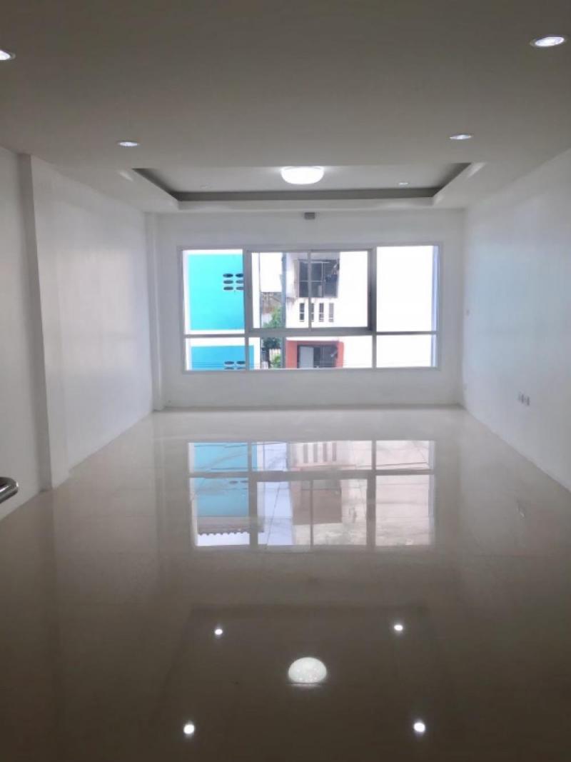 ให้เช่าอาคารพาณิชย์ 1 คูหา เนื้อที่ 16 ตารางวา  4 ห้องนอน 3 ห้องน้ำ ต สวนใหญ่  อ เมืองนนทบุรี จังหวัดนนทบุรี