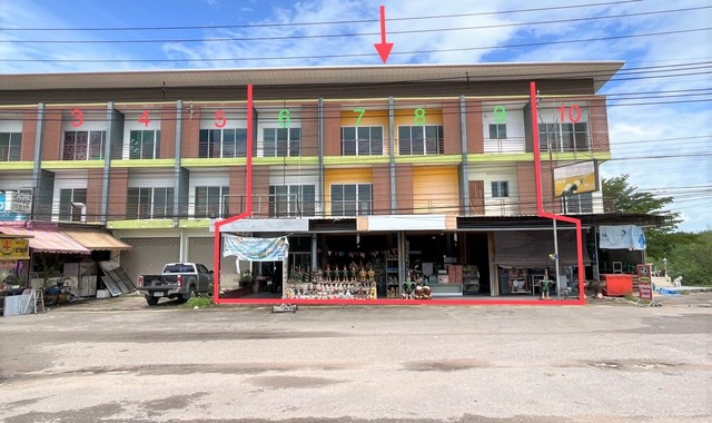 รายละเอียดเพิ่มเติม Code ID : PKK04-05587  ราคาขาย 12,195,000  บาท- ขนาดพื้นที่ :  103.00 ตร.ว. - พื้นที่ใช้สอย :  806.40 ตร.ม. - จำนวนห้อง :  4 ห้องนอน 9 ห้องน้ำ  - ที่จอดรถ :    1   คัน- บ้านหันทางทิศ : - พิกัดทรัพย์ : https://maps.app.goo.gl/dyr9MjTtQjd7h3w56    สถานที่ใกล้เคียง- ใกล้ตลาดนัดคลองไทร- ใกล้โรงพยาบาลกองบิน 7 - ใกล้โลตัสเอ๊กซ์เพรส หนองขรี สุราษฏ์ธานี- ใกล้โรงพยาบาลส่งเสริมสุขภาพตำบลท่าเคย  สอบถามเพิ่มเติม/นัดชมโทร. 097-419-5982(พลอย)โท