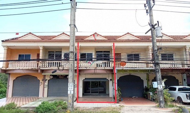 รายละเอียดเพิ่มเติมCode ID : PKK04-04440ราคาขาย          3,325,000 บาท- ขนาดพื้นที่ :    19.30 ตร.ว - พื้นที่ใช้สอย :     193.50  ตร.ม- จำนวนห้อง :   2 ห้องนอน 2 ห้องน้ำ (มีชั้นใต้ถุน)- ที่จอดรถ :       1 คัน- อาคารพาณิชย์   :   2 ชั้น - อาคารพาณิชย์หันทางทิศ : -- อายุอาคาร :     15 ปีพิกัดทรัพย์ :      https://maps.app.goo.gl/uKx4UYf9EDkitfkZAสถานที่ใกล้เคียง- ใกล้เซ็นทรัล กระบี่- ใกล้โลตัส โกเฟรช ซูเปอร์มาร์เก็ต กระบี่- ใกล้โลตัส โก เฟรช ตลาดเก่า- ใกล้โรงพยา�