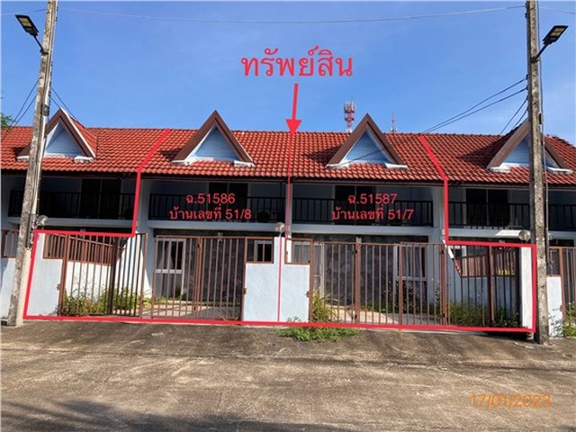 รายละเอียดเพิ่มเติม Code ID : PKK03-05720  ราคาขาย  4,800,000 บาท- ขนาดพื้นที่ :  38.90 ตร.ว. - พื้นที่ใช้สอย :  180.00 ตร.ม. - จำนวนห้อง :  4 ห้องนอน 4 ห้องน้ำ  - ที่จอดรถ :   2    คัน- บ้านหันทางทิศ : ตะวันตกเฉียงใต้    พิกัดทรัพย์ : https://maps.app.goo.gl/MGdFpmVeYcopLm2Z6    สถานที่ใกล้เคียง- ใกล้ตลาดบุญดี- ใกล้โรงพยาบาลกรุงเทพ สมุย - ใกล้ซุปเปอร์ชีป สาขามะเร็ต- ใกล้โลตัส โกเฟรช หัวถนน สมุย  สอบถามเพิ่มเติม/นัดชมโทร. 097-419-5982(พลอย)โทร. 096-932-4624(ออ�