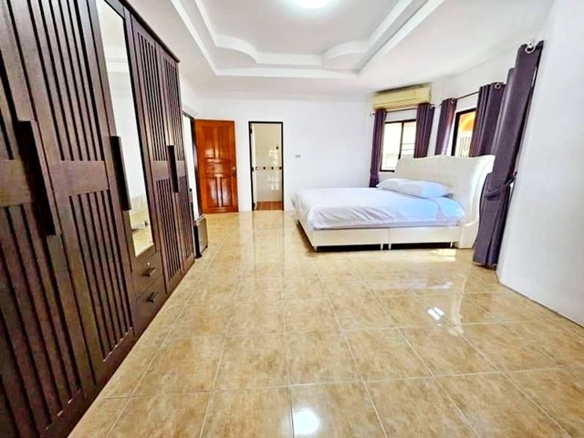 ใกล้ทะเล เฟอร์ครบ 68ตรว. 268ตรม ขาย-เช่าบ้าน2ชั้นพัทยาใต้  5นอน 3น้ำ 2จอดรถ 5แอร์